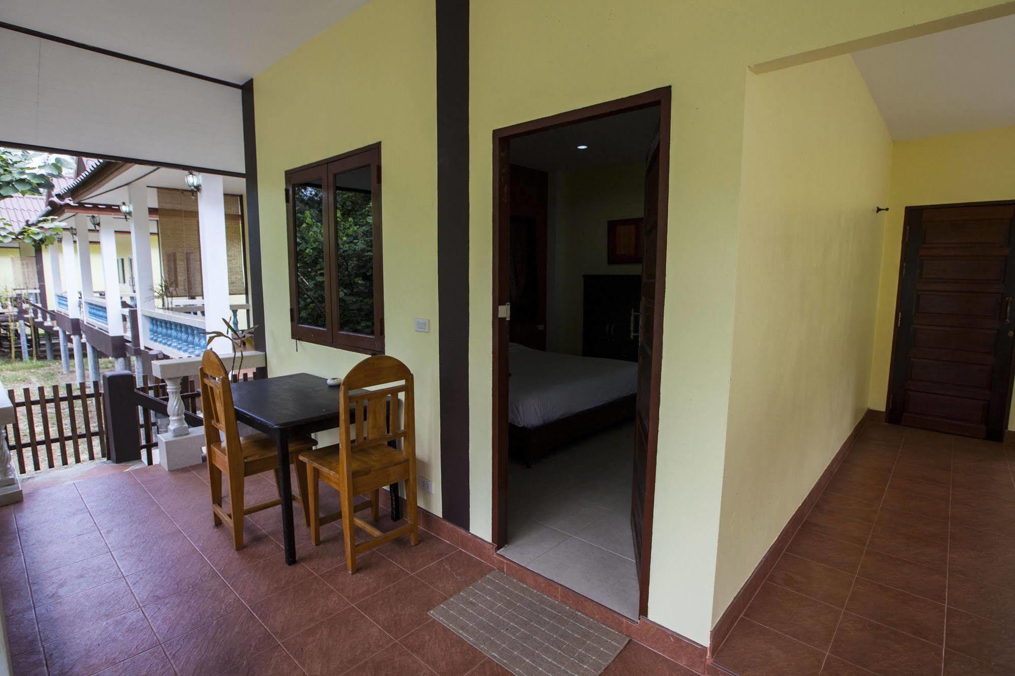 Hin Bhai Resort Chaloklum Exterior foto